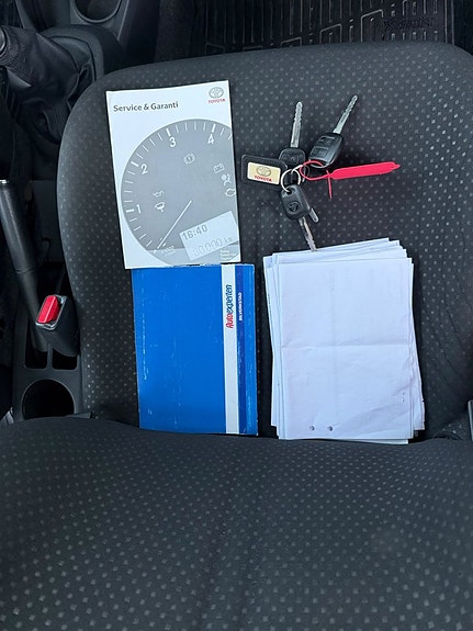 Toyota Yaris 19 of 19