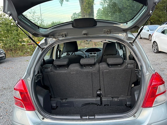 Toyota Yaris 18 of 19
