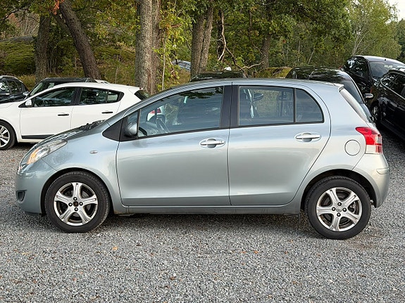 Toyota Yaris 6 of 19
