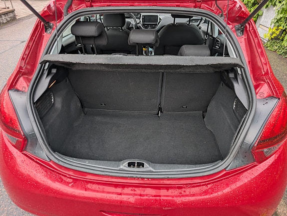 Peugeot 208 5 of 5