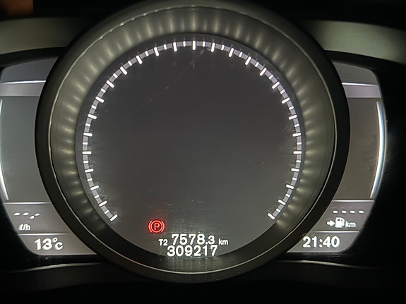 Volvo XC70 6 of 6