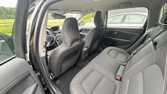 Volvo XC70 4 of 6