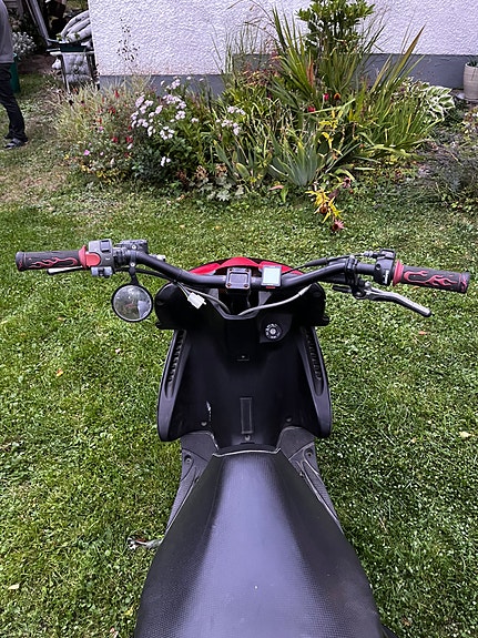 Yamaha Aerox 3 of 9