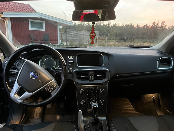 Volvo V40 3 of 4