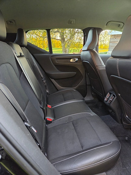 Volvo XC40 7 of 8