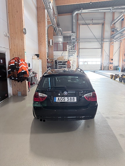BMW 325i 5 of 12