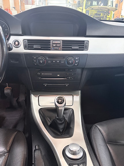 BMW 325i 10 of 12