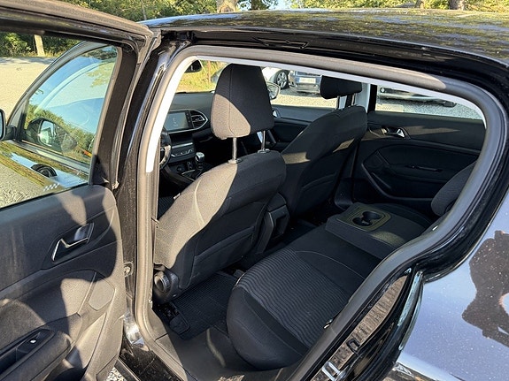 Peugeot 308 14 of 24