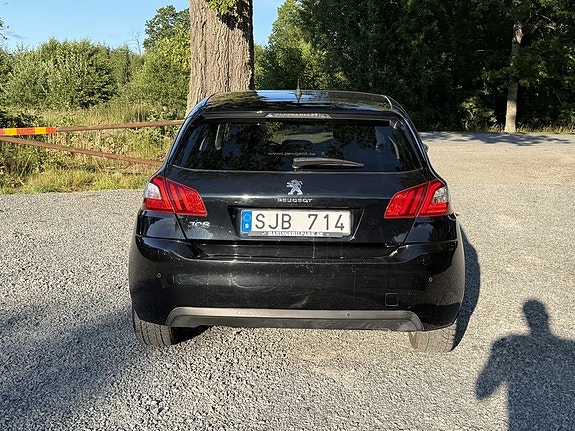 Peugeot 308 8 of 24