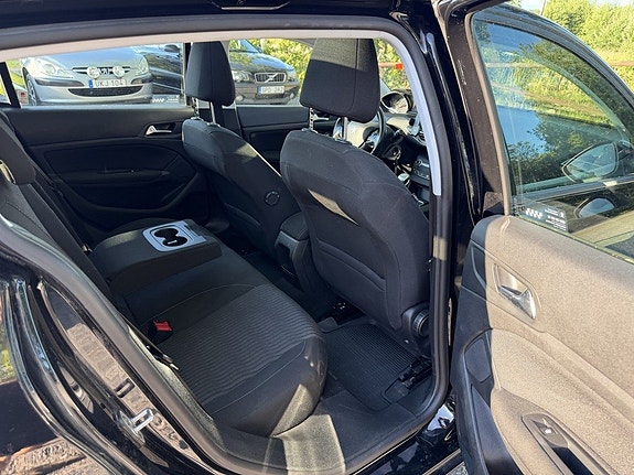 Peugeot 308 17 of 24