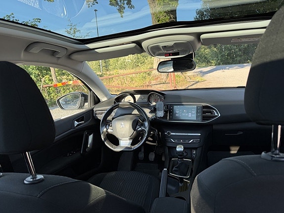 Peugeot 308 9 of 24
