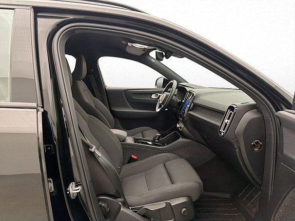 Volvo XC40 25 of 30