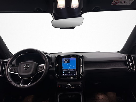 Volvo XC40 17 of 30