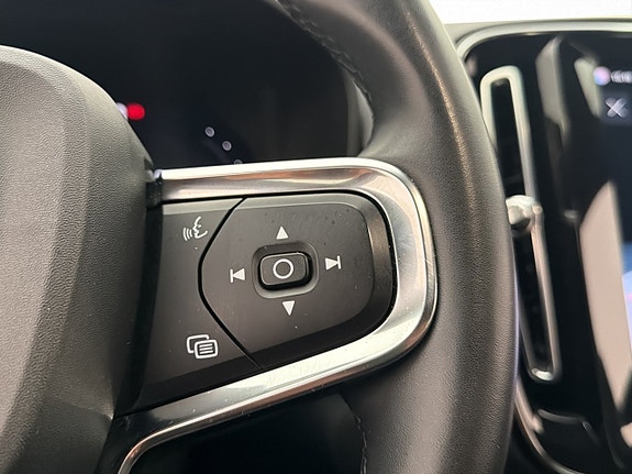 Volvo XC40 16 of 30