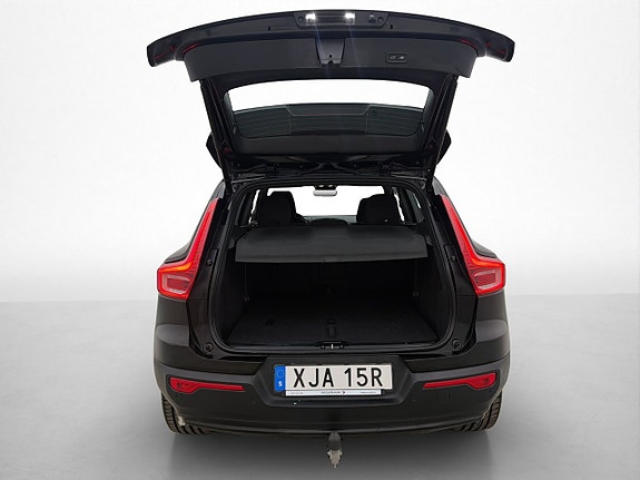 Volvo XC40 28 of 30