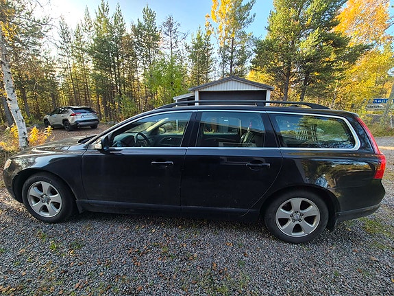 Volvo V70 3 of 6