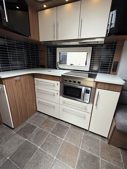 Polar 700 BK 4 of 7