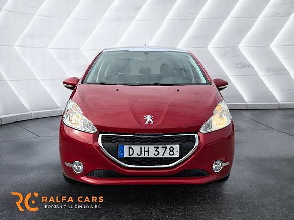 Peugeot 208 8 of 17