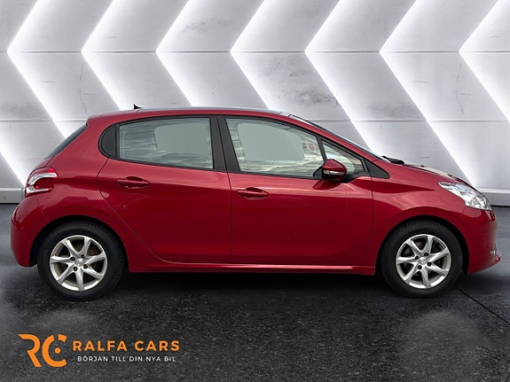 Peugeot 208 6 of 17