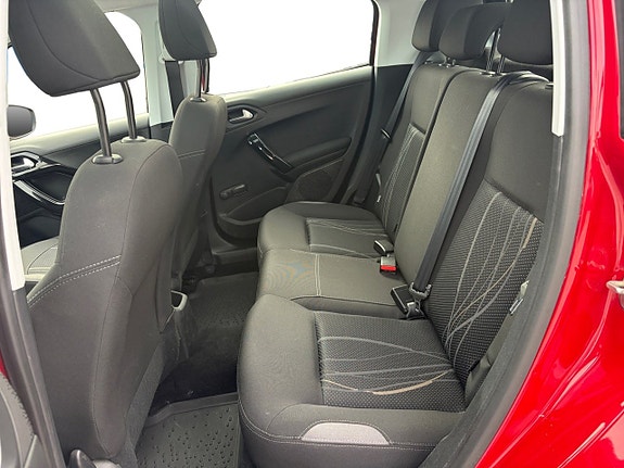 Peugeot 208 14 of 17