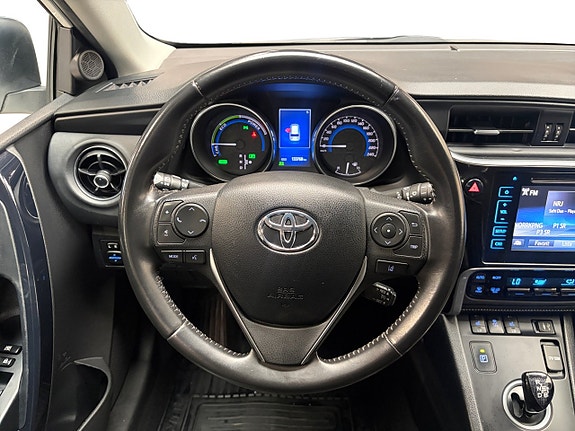 Toyota Auris 10 of 16