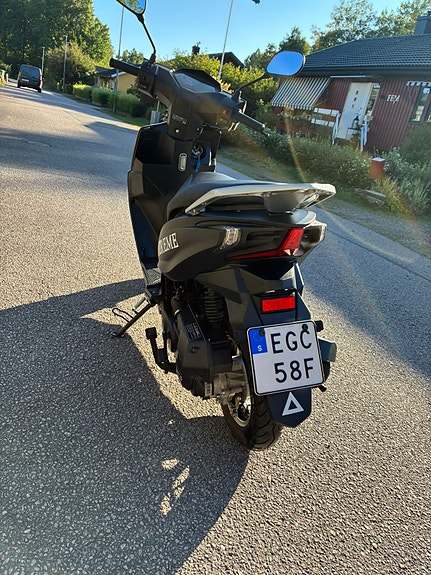 Vespa Vento Extreme 3 of 7