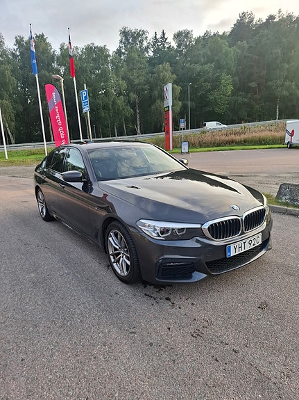 BMW 520d 3 of 4