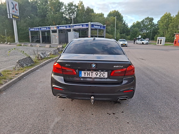 BMW 520d 2 of 4