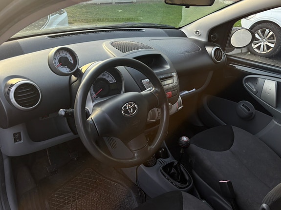 Toyota Aygo 6 of 8