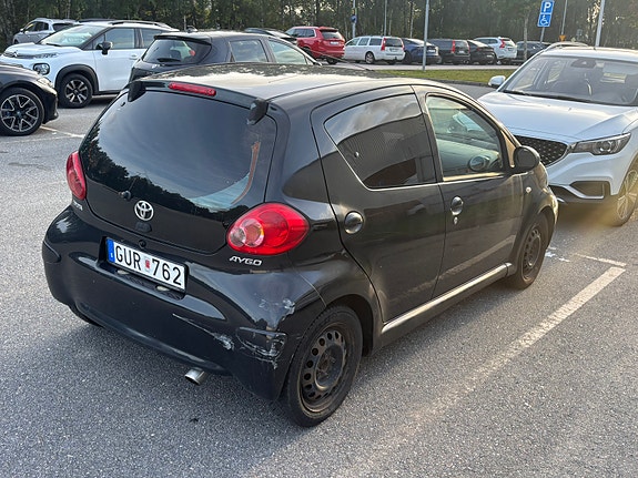 Toyota Aygo 3 of 8