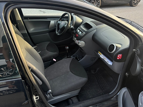 Toyota Aygo 8 of 8