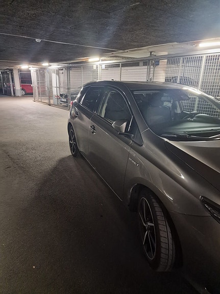 Toyota Auris 4 of 9