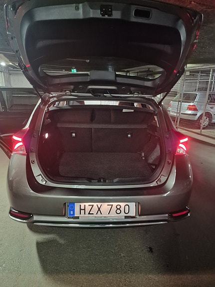 Toyota Auris 5 of 9