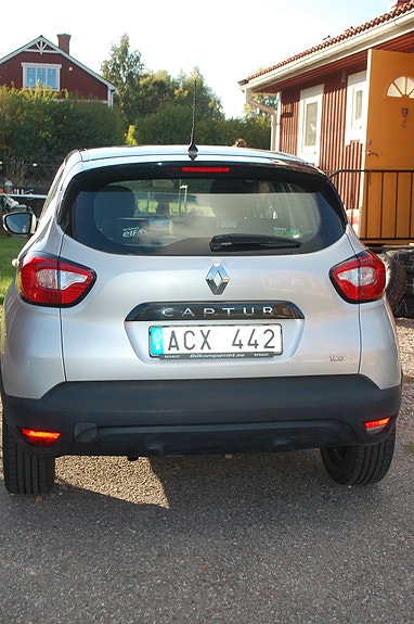 Renault Captur 3 of 13