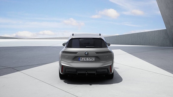 BMW iX 9 of 11