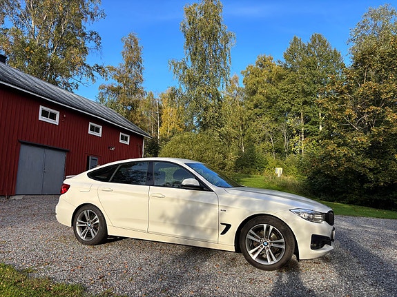 BMW 318d 3 of 7