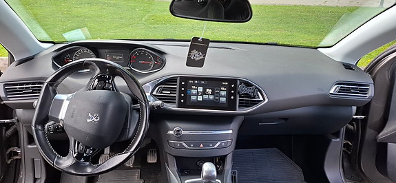 Peugeot 308 SW 3 of 11