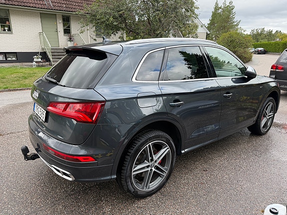 Audi SQ5 4 of 6
