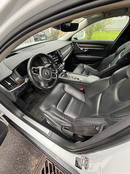 Volvo V90 Cross Country 4 of 7