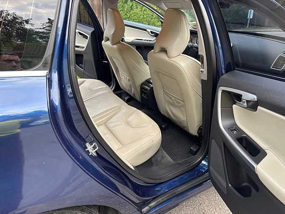 Volvo XC60 9 of 13