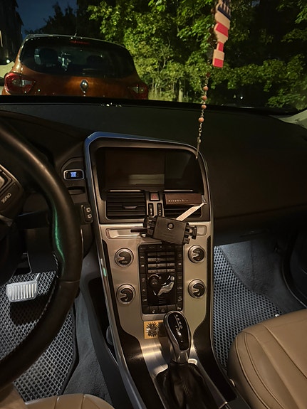 Volvo XC60 11 of 13