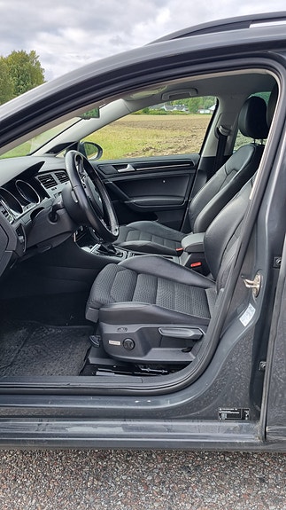 Volkswagen Golf VII 8 of 14