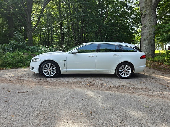 Jaguar XF 2 of 13