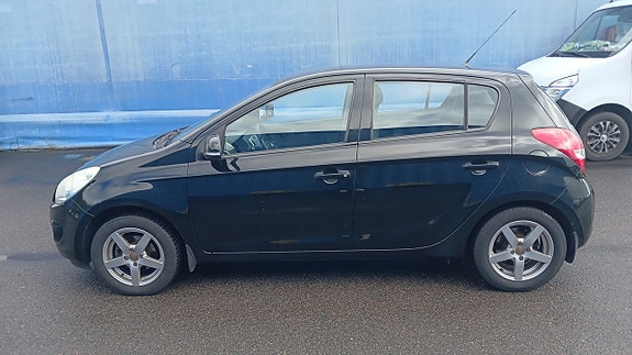 Hyundai i20 4 of 13