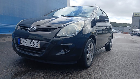 Hyundai i20 2 of 13