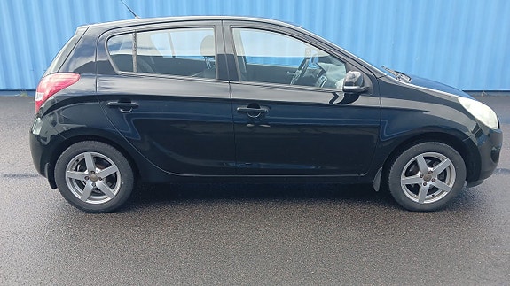 Hyundai i20 8 of 13
