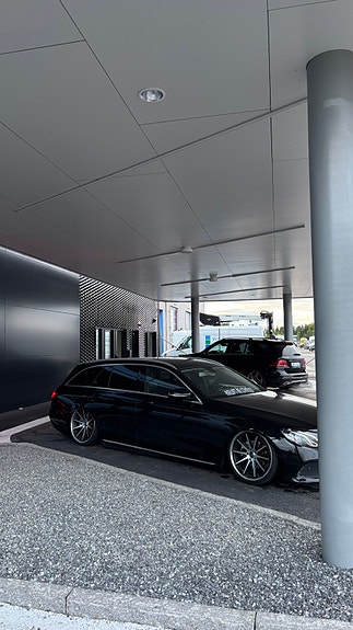 Mercedes-Benz E220 6 of 13