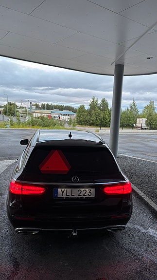 Mercedes-Benz E220 5 of 13