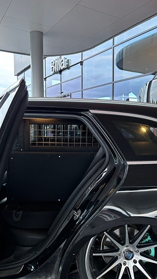 Mercedes-Benz E220 12 of 13