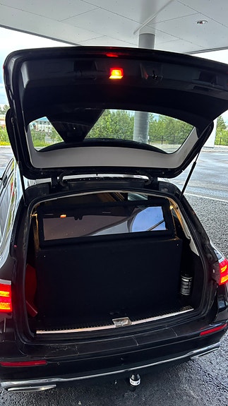 Mercedes-Benz E220 11 of 13